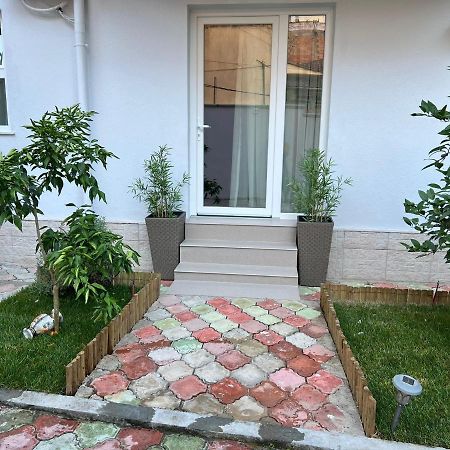 Florent'S Superb Studio, Free Parking & Garden!! Tirana Exterior photo